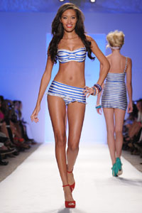 бикини 2013 Lisa Blue бикини 2013 Lisa Blue